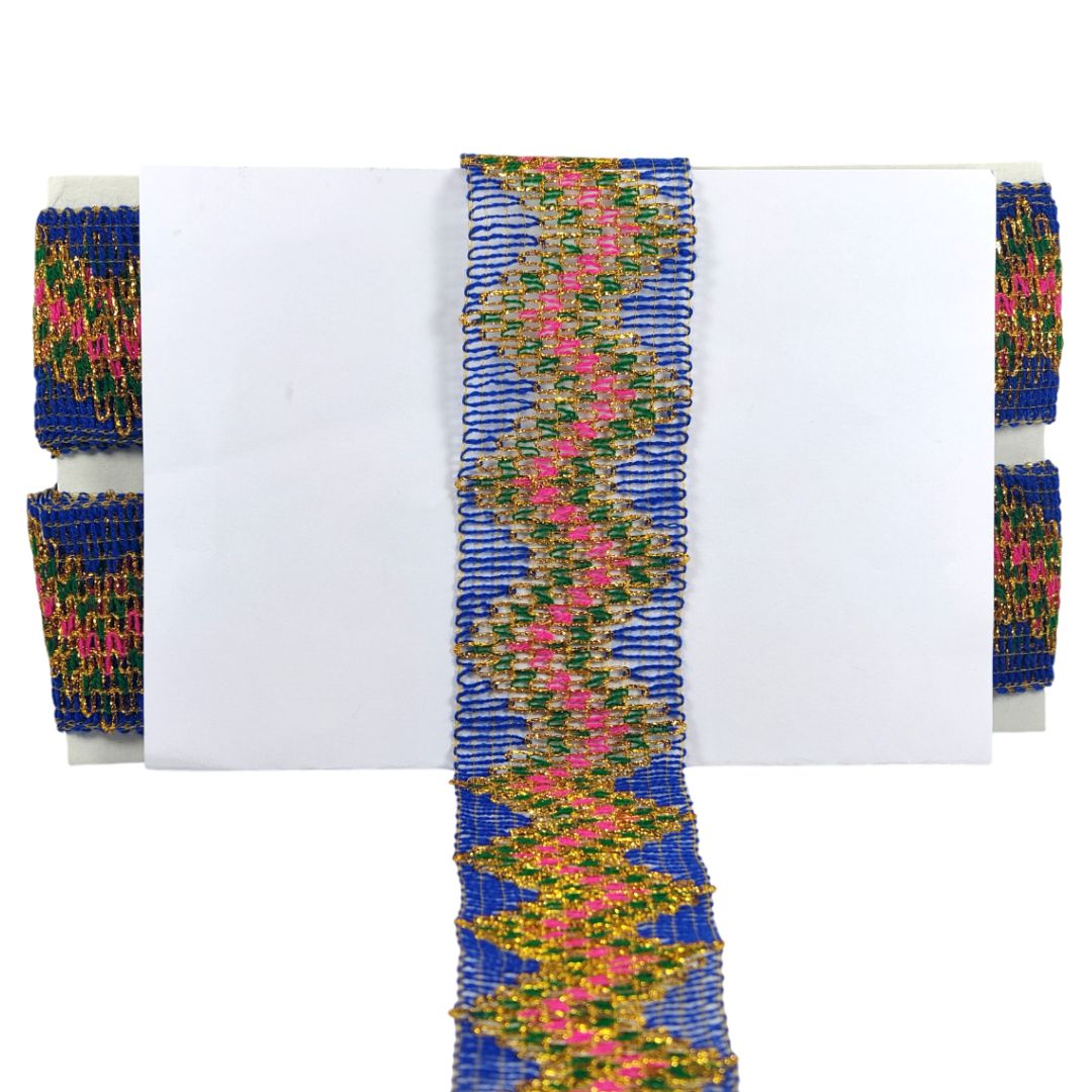 Colorful beaded bracelet with a zigzag pattern on a white background